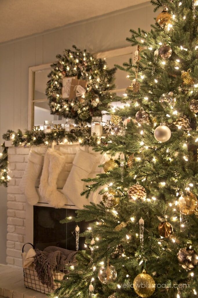 Rustic glam christmas tree and mantel yellowblissroad com