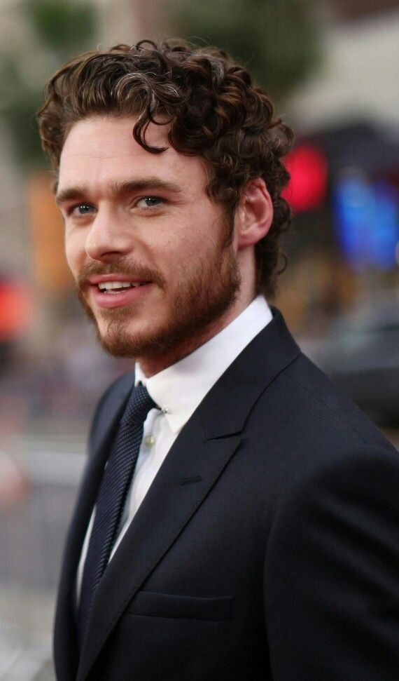 Bodyguard Proves Richard Madden Could Be a Worthy Successor to Daniel Craigs James Bond