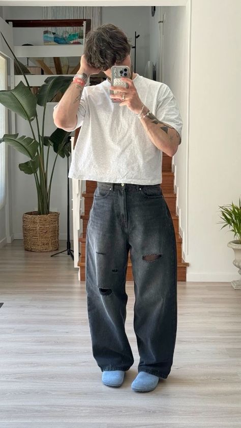 35 Looks Con Jeans Anchos Para Chicos 14 9d1767bc 4993 4b19 930a bfe9a7e2a887