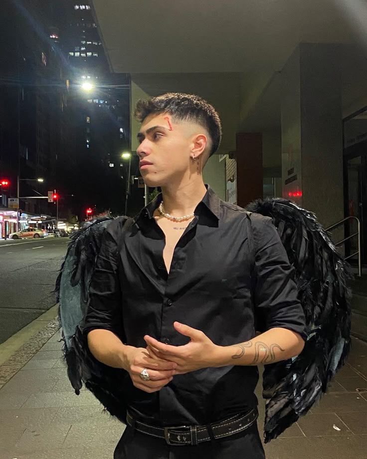 Halloween 👻 fallen angel 🖤