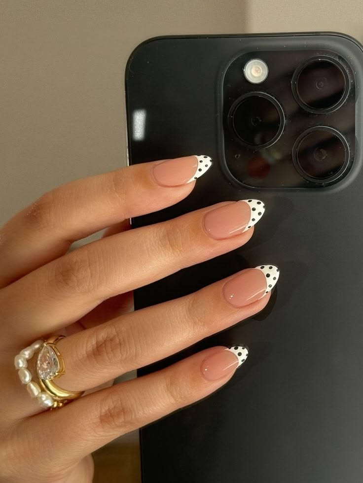 30 diseños de uñas para primavera 2026 que tienes que probar 5 descarga 14